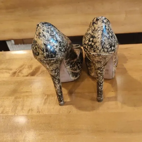 Authenticated Fendi stilettos size 37 customized